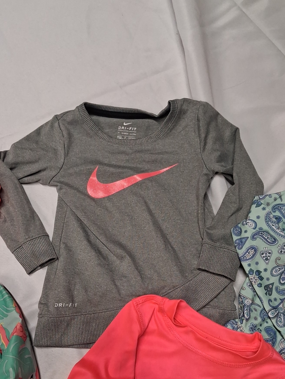 5 Girls' 2T Mixed Long Sleeve Rash Guards - Coral, Gray, Teal - Picture 4 of 5
